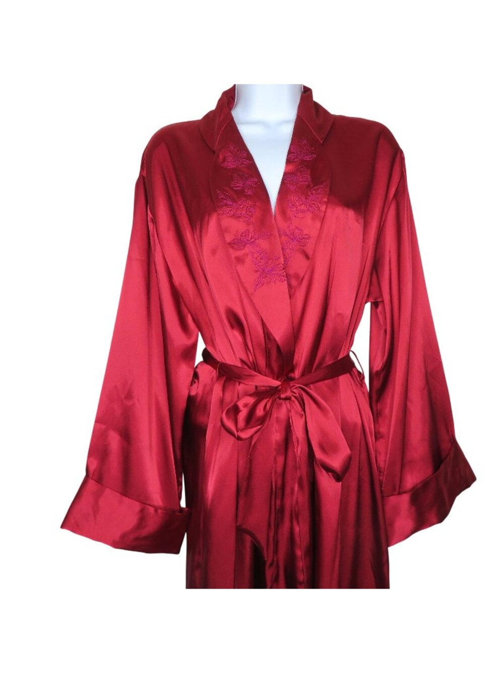 New Sensara Red Satin Robe L/XL Embroidered Floral Detail Attached Belt Pockets
